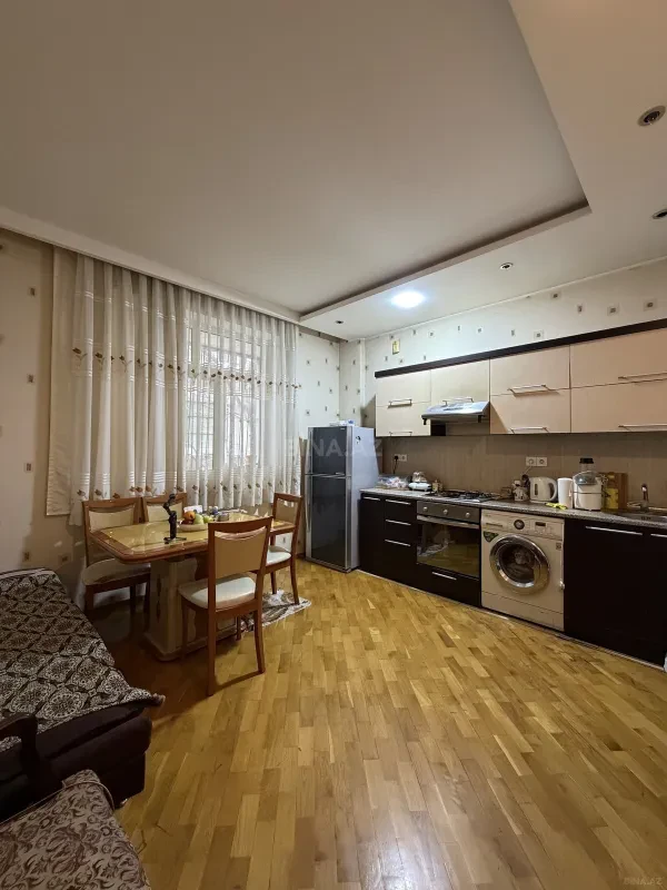 Satılır 2 otaqlı mənzil 91 m²