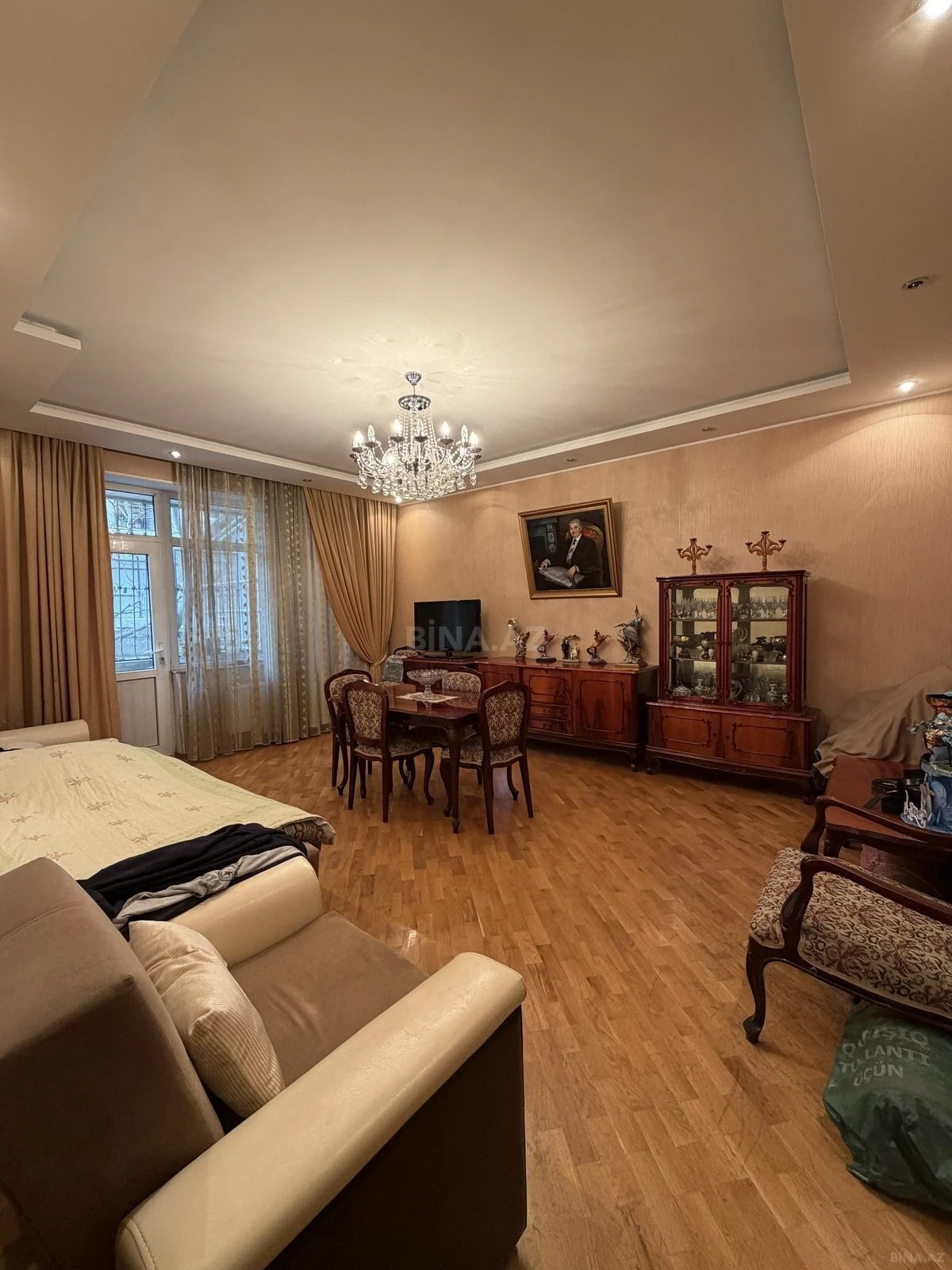 Satılır 2 otaqlı mənzil 91 m²