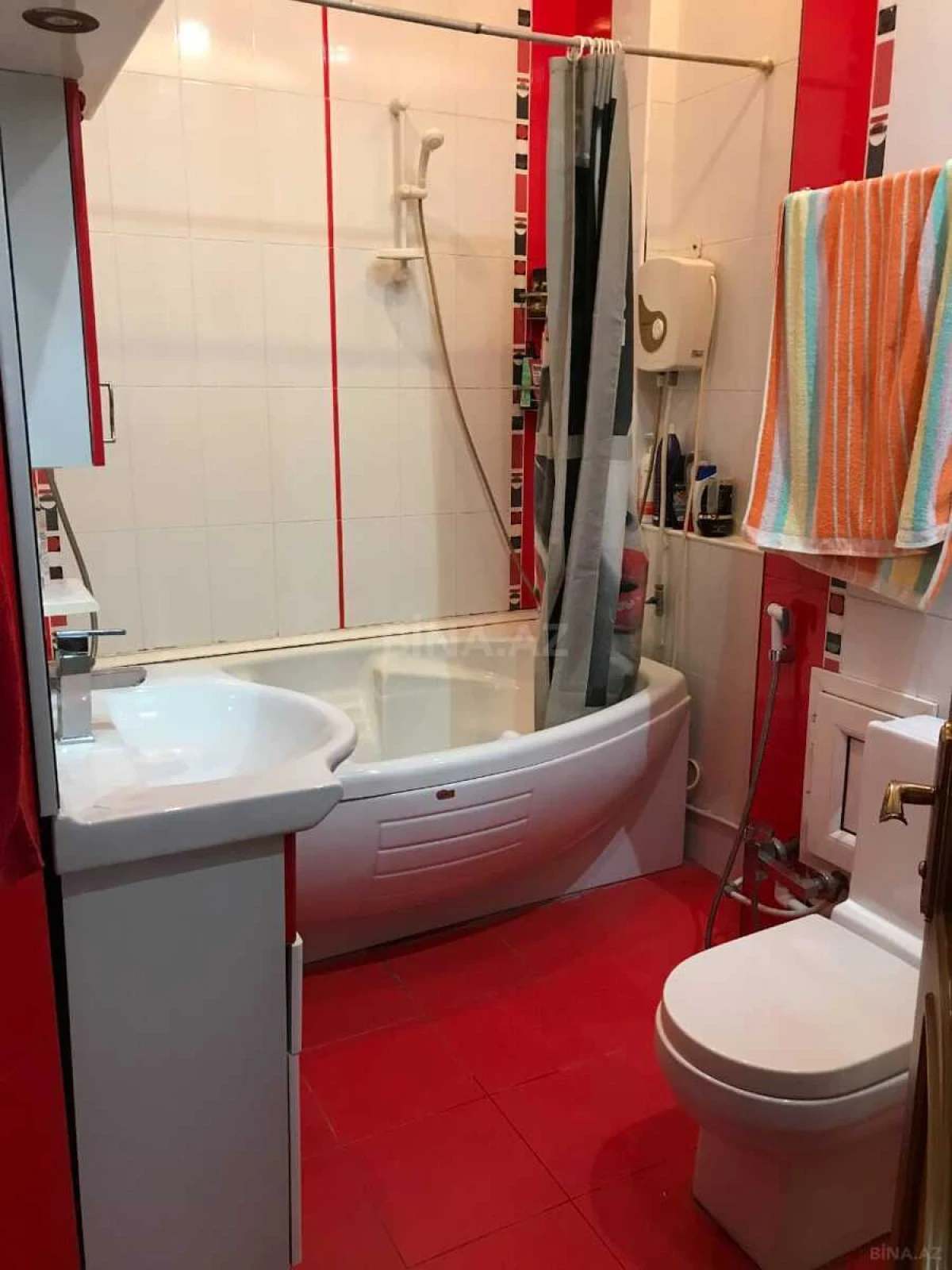 Kirayə verilir 2 otaqlı mənzil 90 m²