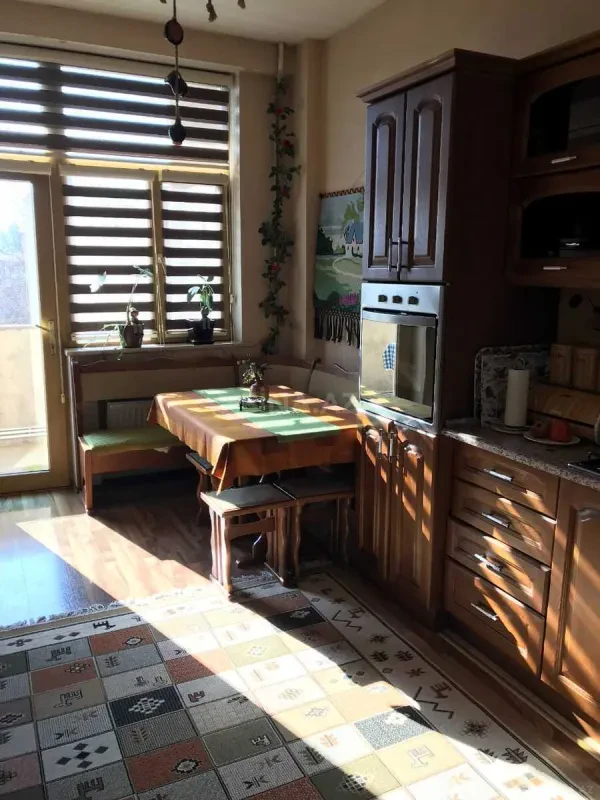 Kirayə verilir 2 otaqlı mənzil 90 m²