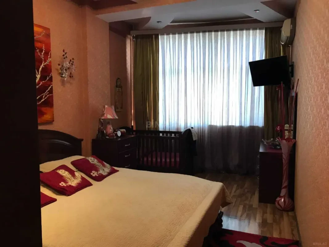 Kirayə verilir 2 otaqlı mənzil 90 m²
