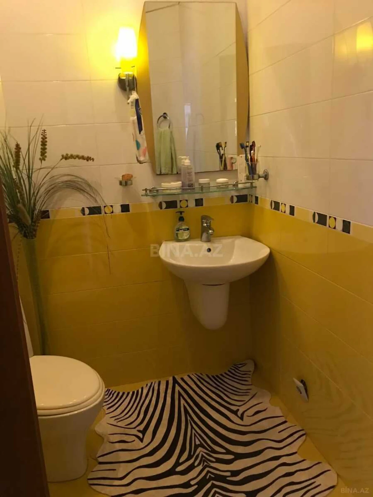 Kirayə verilir 2 otaqlı mənzil 90 m²
