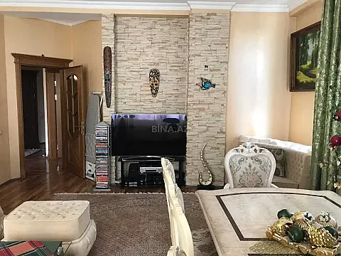 Kirayə verilir 2 otaqlı mənzil 90 m²