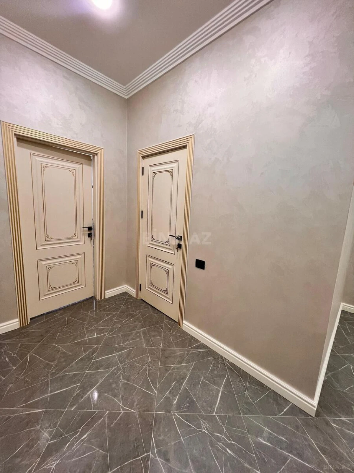 Satılır 3 otaqlı mənzil 116 m²
