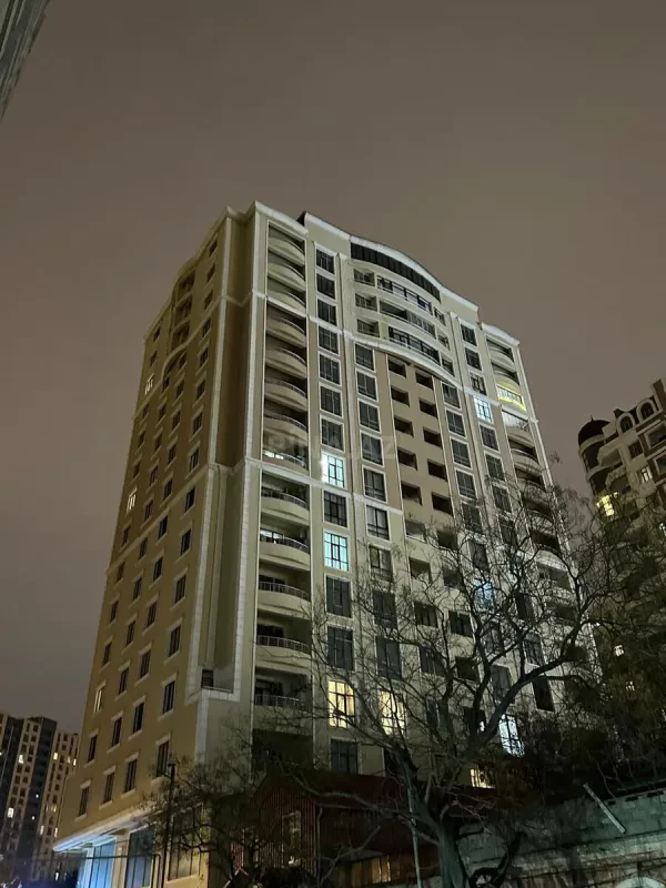 Satılır 3 otaqlı mənzil 116 m²