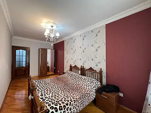 Satılır 3 otaqlı mənzil 100 m²