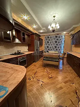 Kirayə verilir 4 otaqlı mənzil 200 m² — Bakı, Nərimanov 4 otaq 200.00 m²