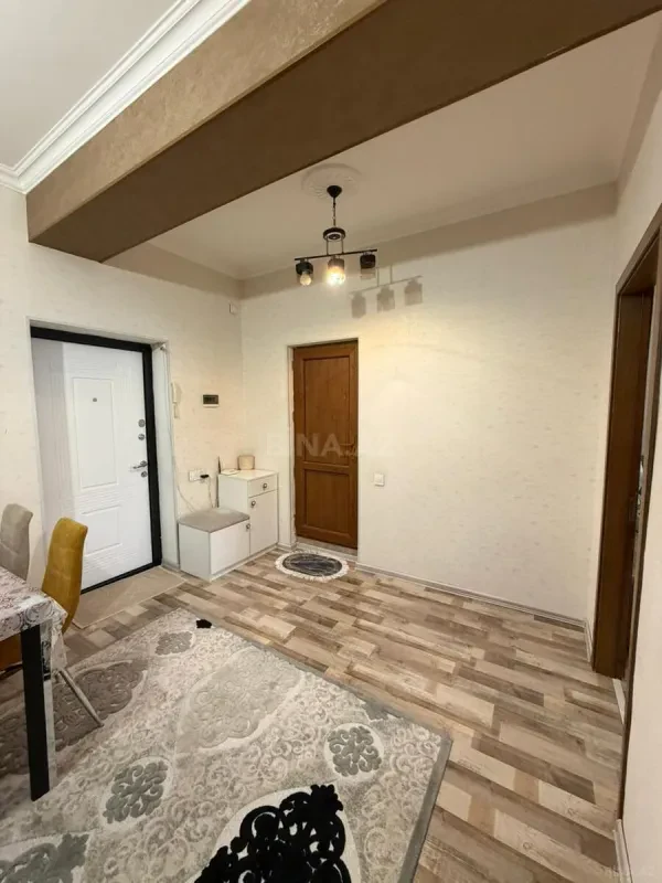 Satılır 2 otaqlı mənzil 67 m²
