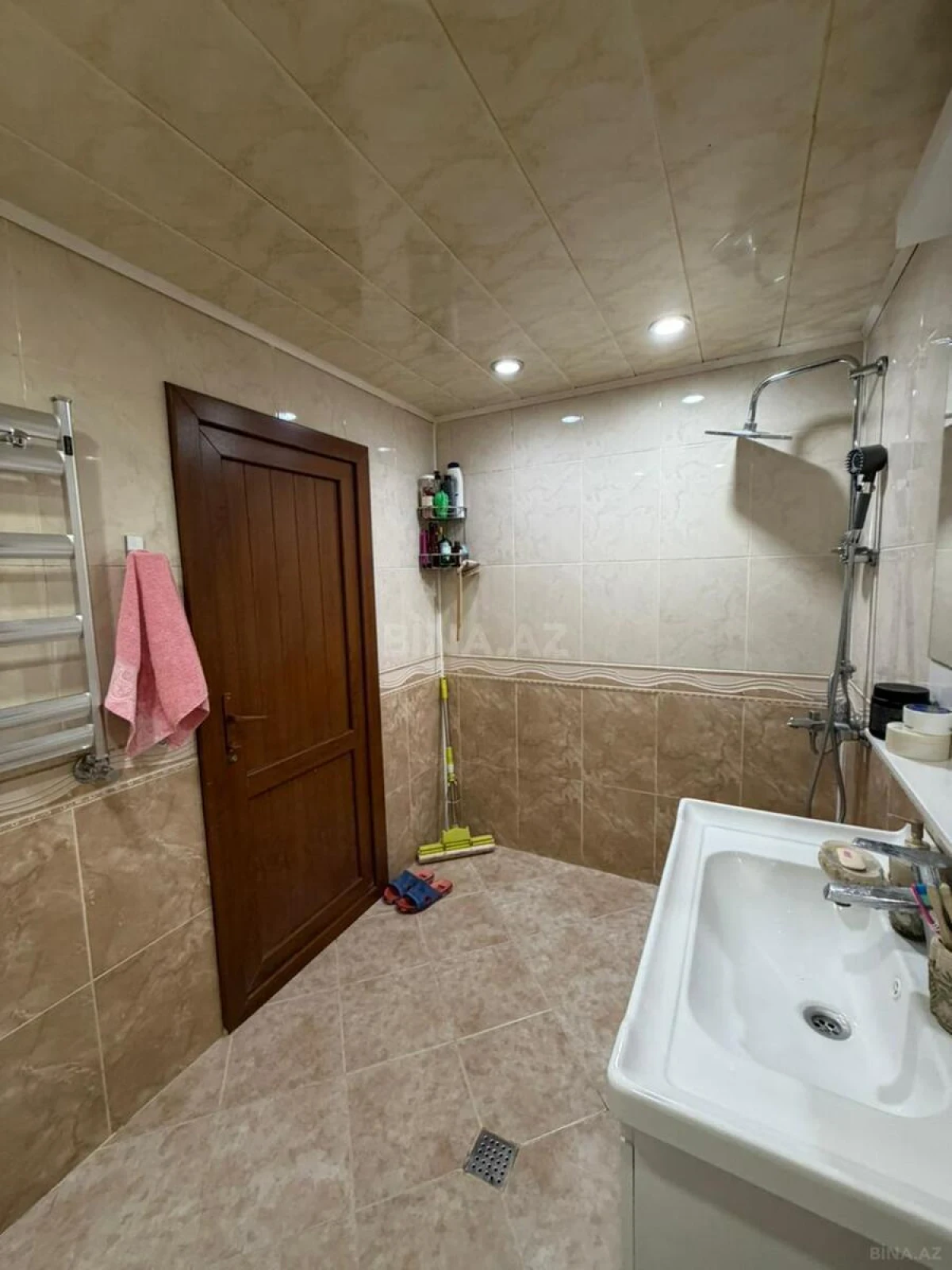 Satılır 2 otaqlı mənzil 67 m²
