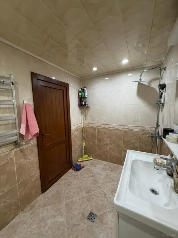 Satılır 2 otaqlı mənzil 67 m²