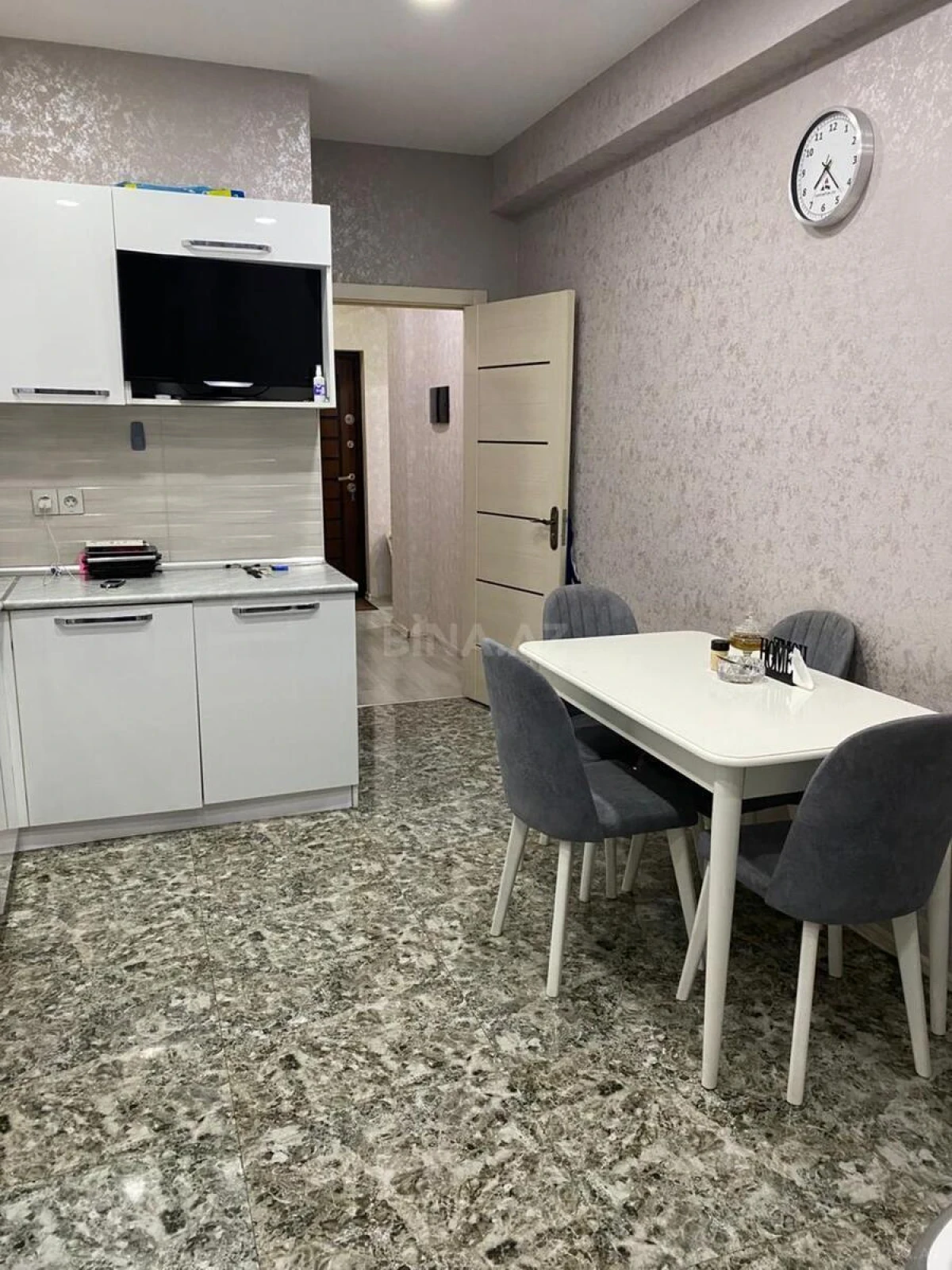 Satılır 2 otaqlı mənzil 78 m²