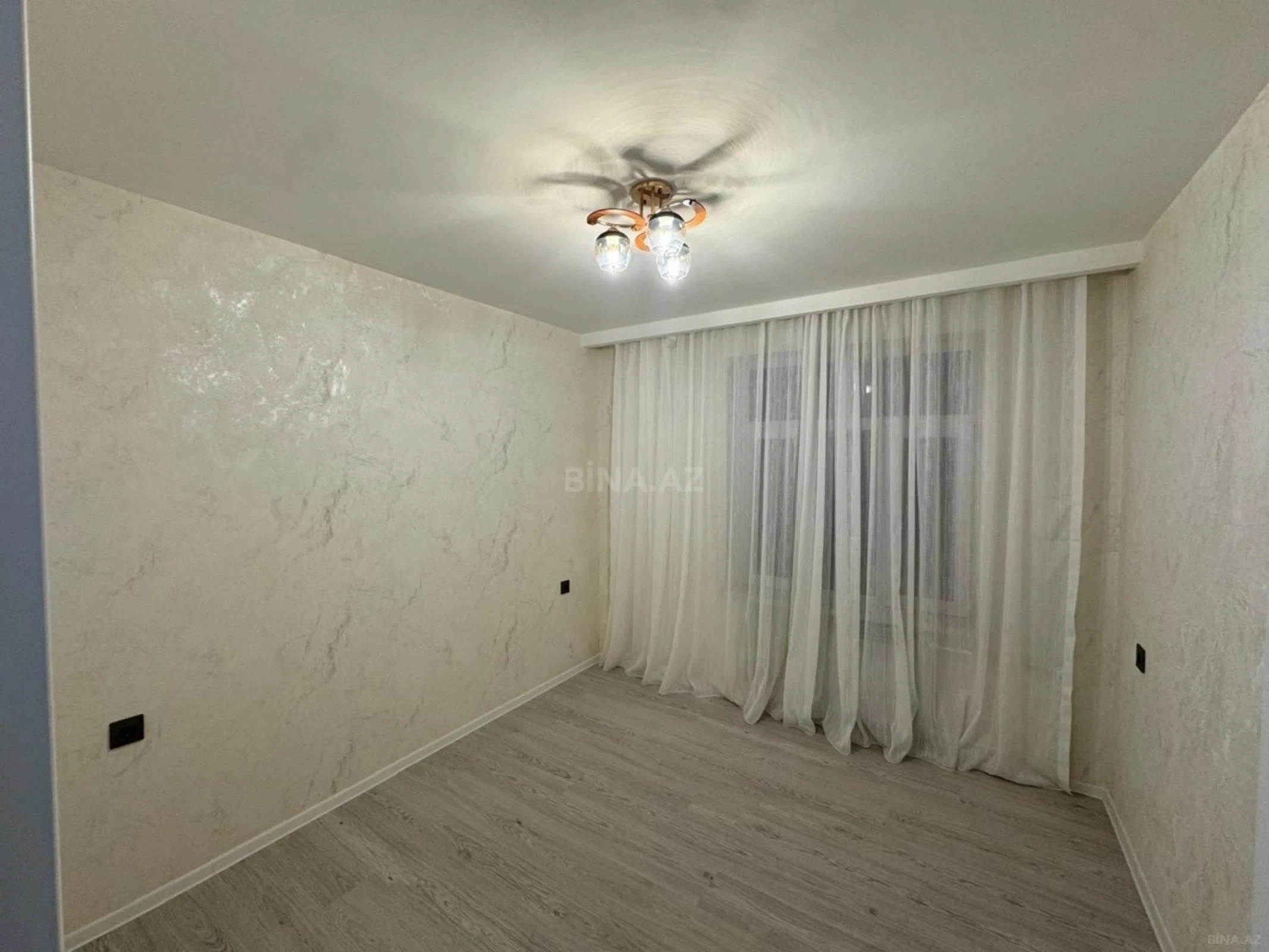 Satılır 3 otaqlı mənzil 56 m²