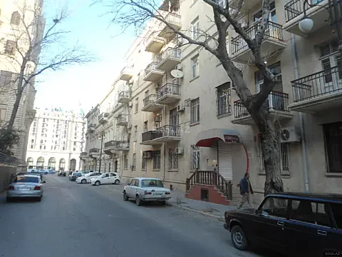 Kirayə verilir 3 otaqlı mənzil 77 m²