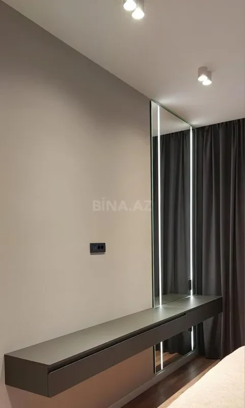 Satılır 3 otaqlı mənzil 130 m²