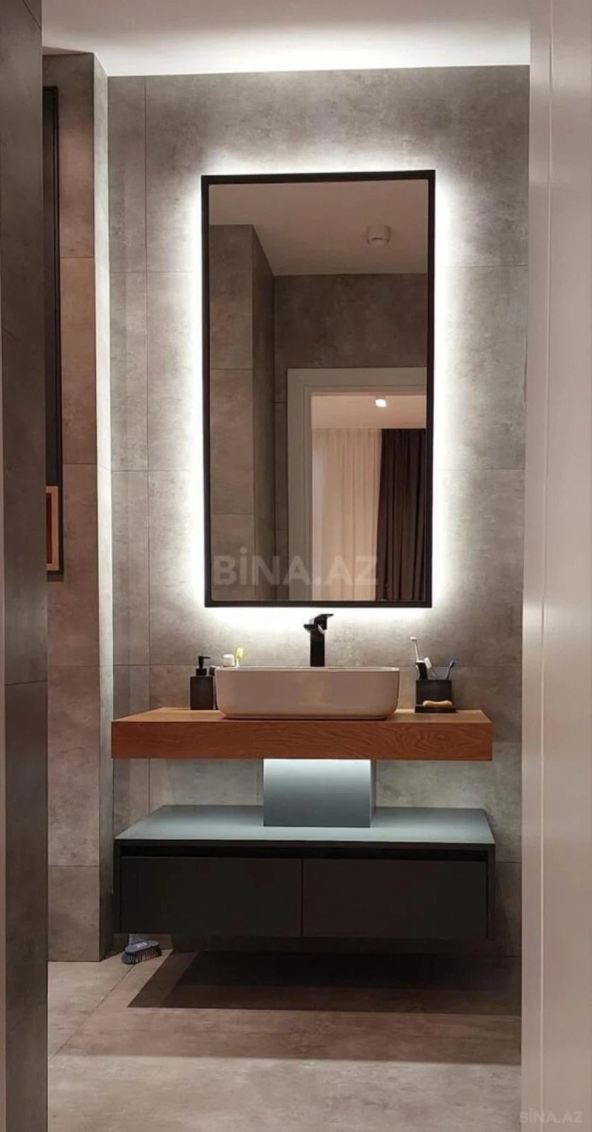 Satılır 3 otaqlı mənzil 130 m²