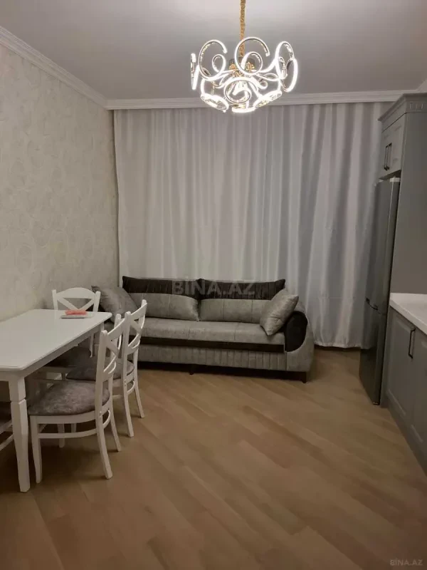 Kirayə verilir 2 otaqlı mənzil 70 m²
