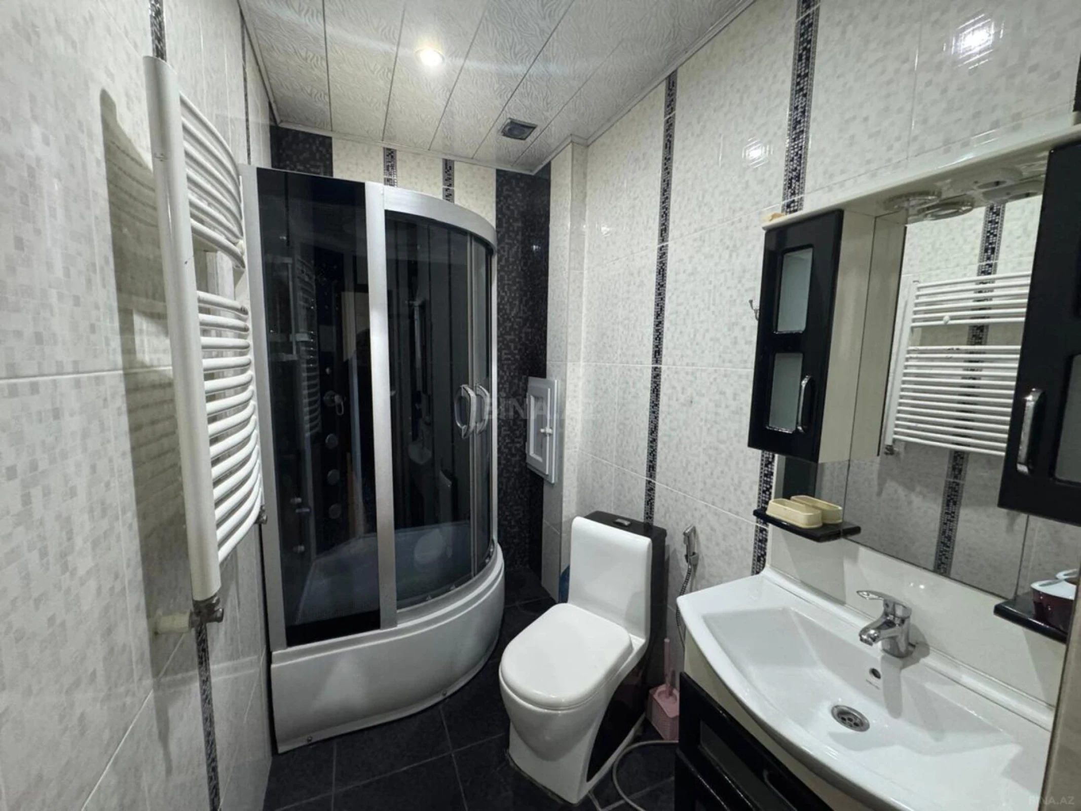 Satılır 2 otaqlı mənzil 65 m²