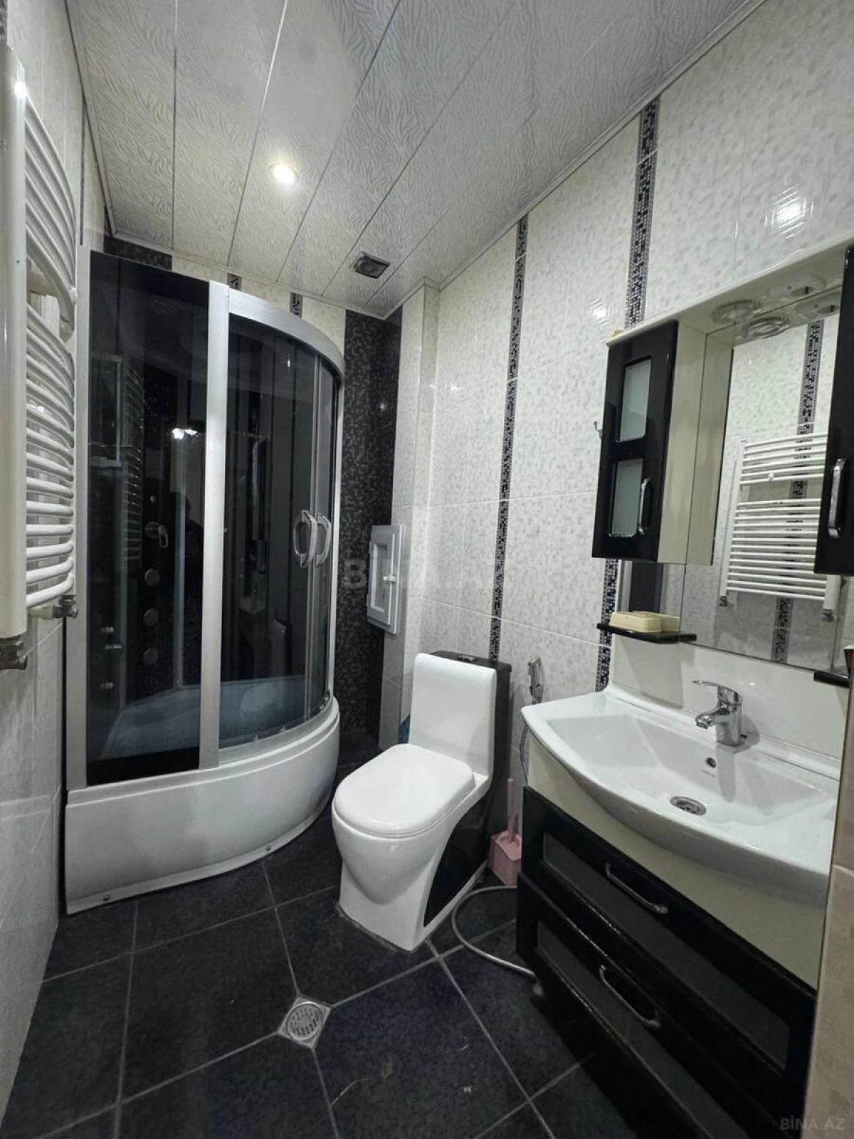 Satılır 2 otaqlı mənzil 65 m²