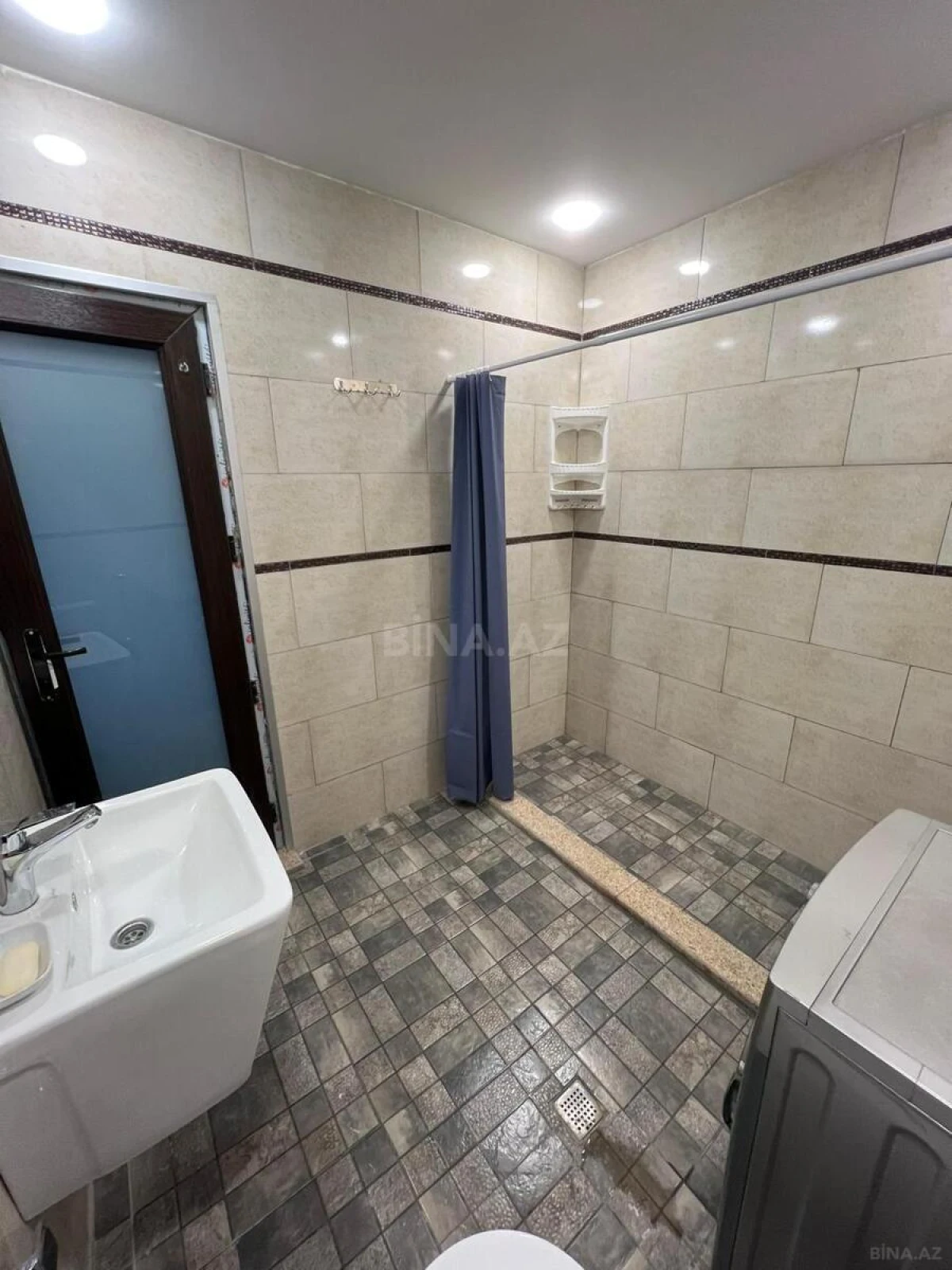Kirayə verilir 1 otaqlı mənzil 70 m²
