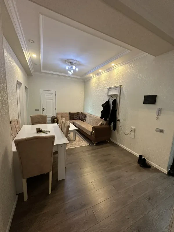 Satılır 3 otaqlı mənzil 94 m²