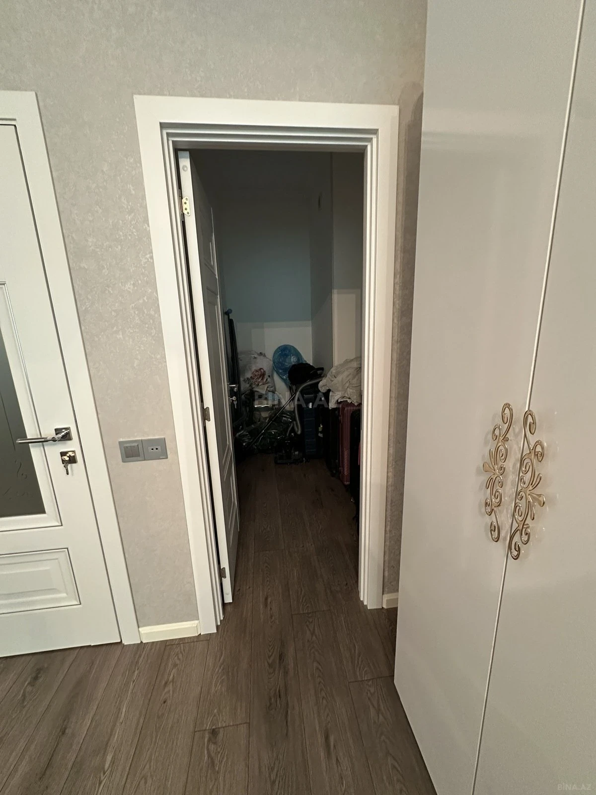 Satılır 3 otaqlı mənzil 94 m²
