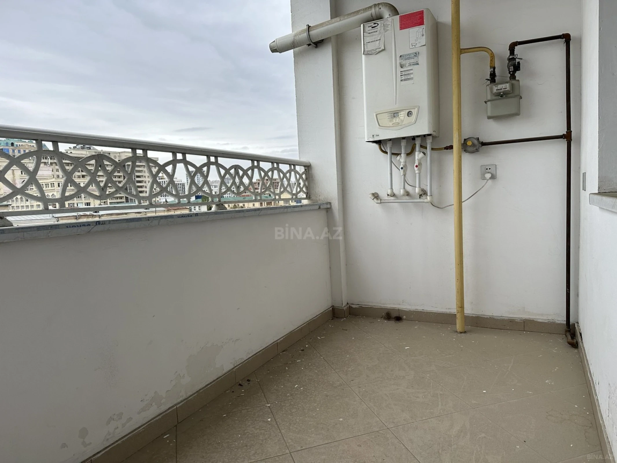 Satılır 3 otaqlı mənzil 94 m²
