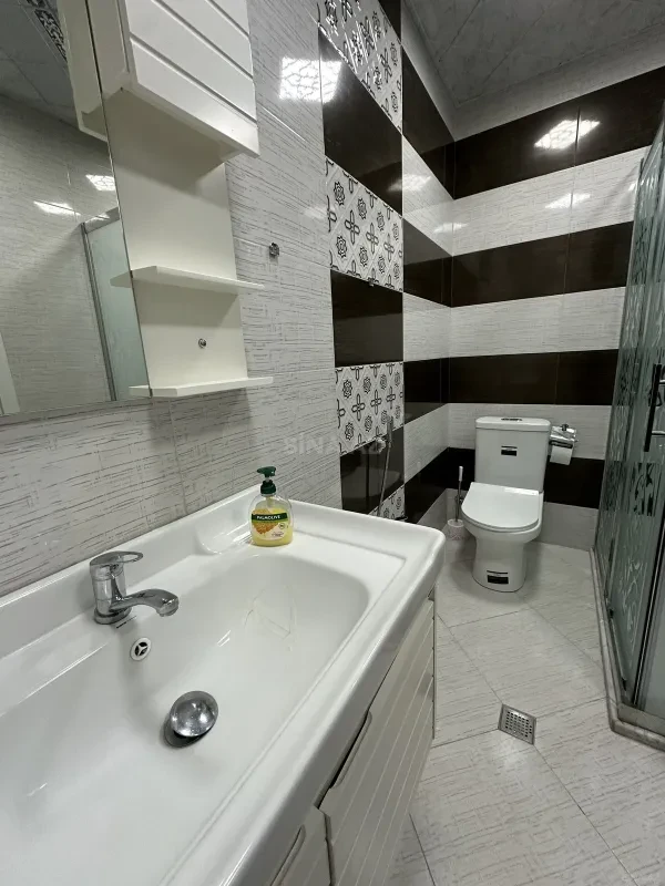 Satılır 3 otaqlı mənzil 94 m²