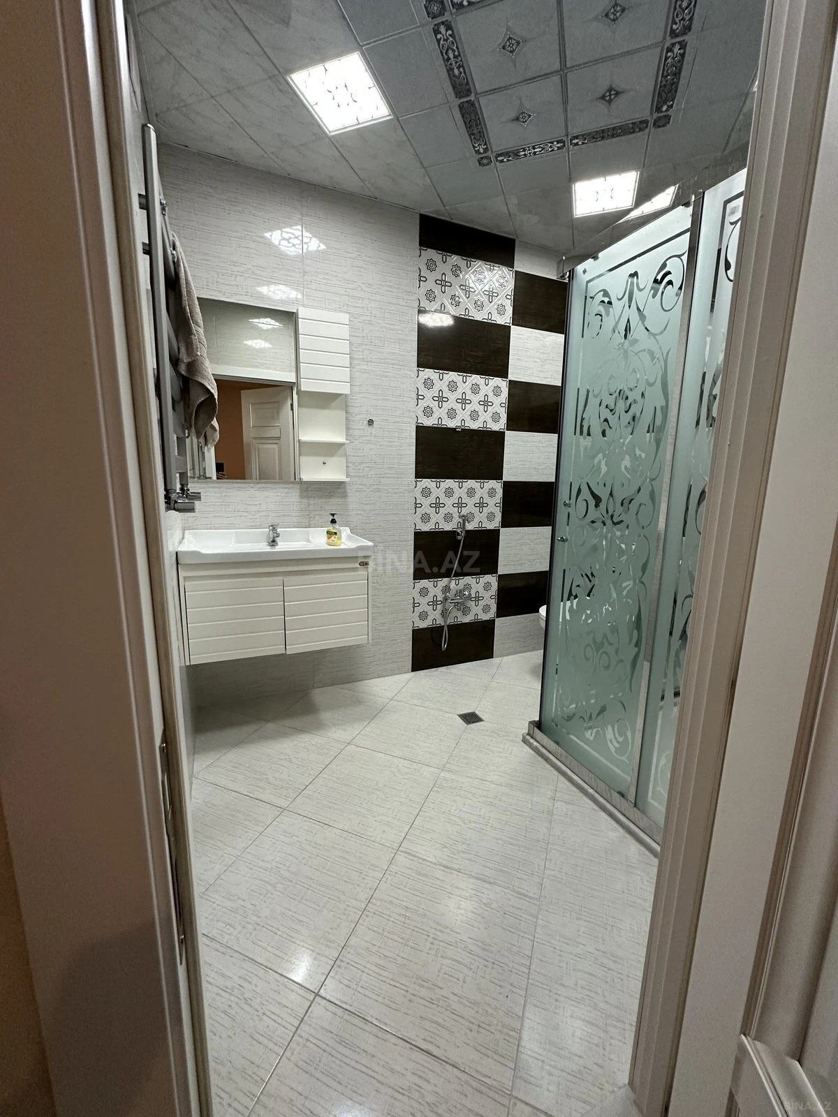 Satılır 3 otaqlı mənzil 94 m²