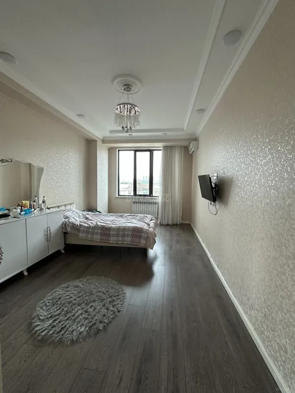 Satılır 3 otaqlı mənzil 94 m²