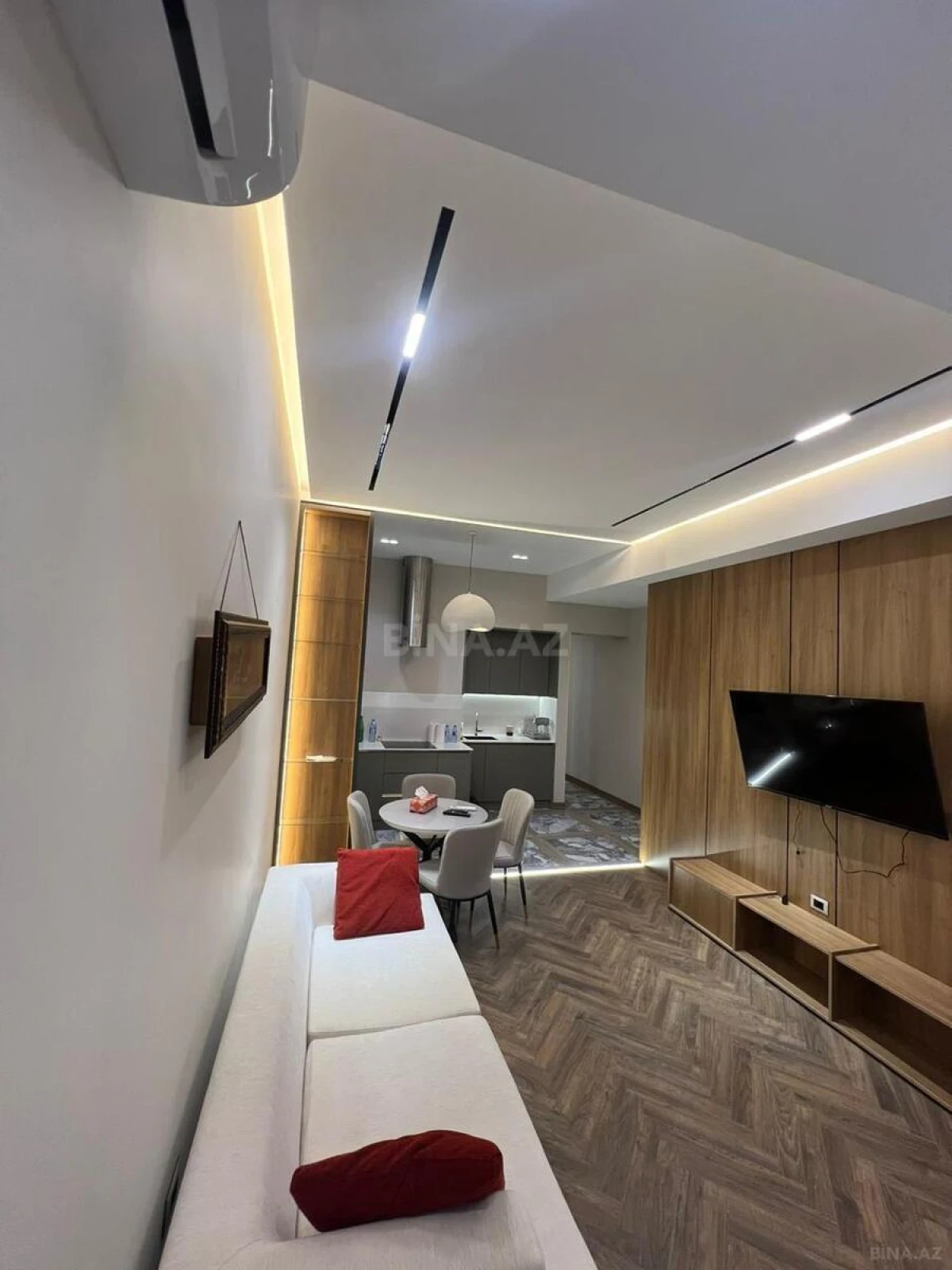 Kirayə verilir 2 otaqlı mənzil 60 m²