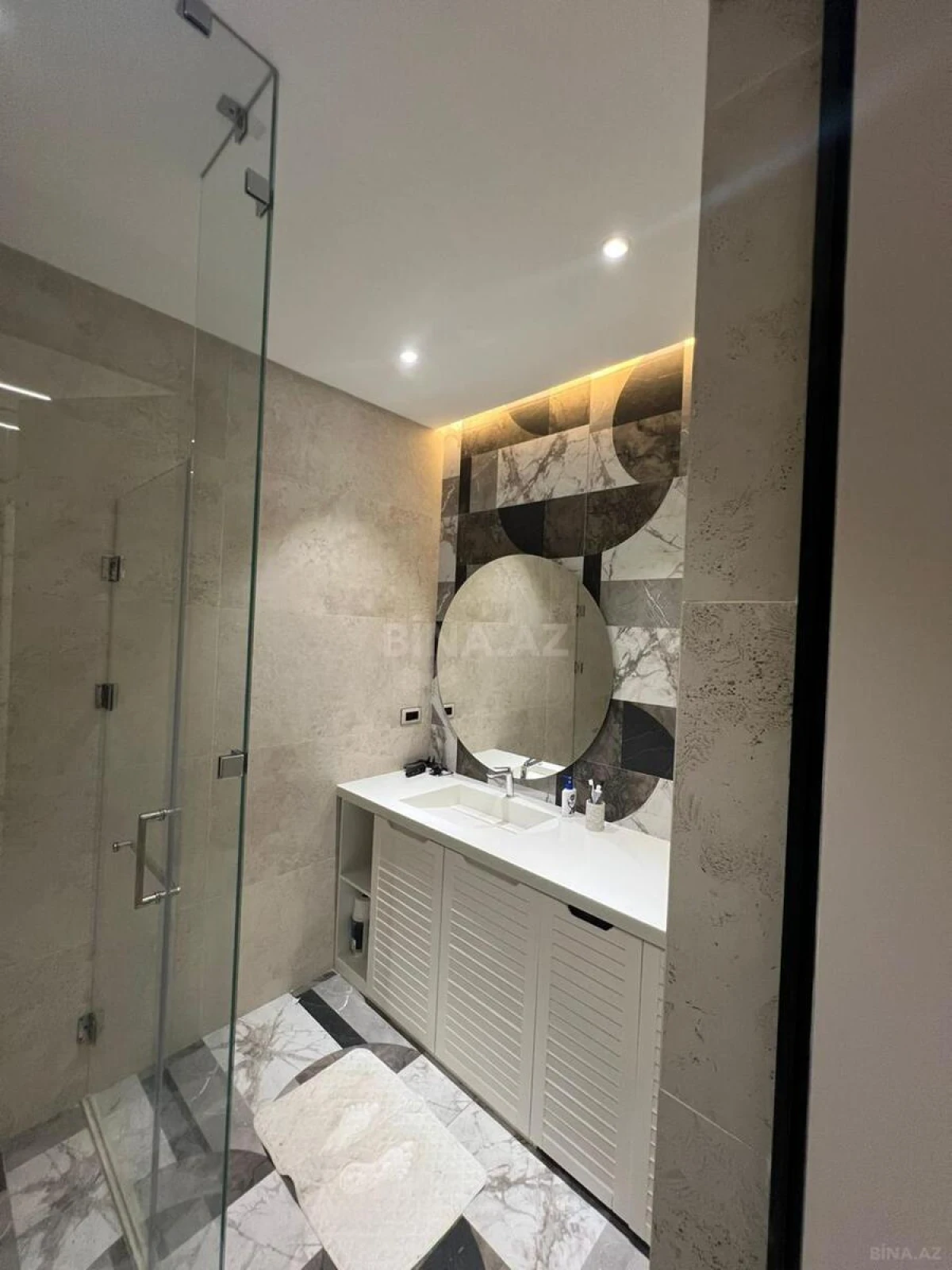 Kirayə verilir 2 otaqlı mənzil 60 m²