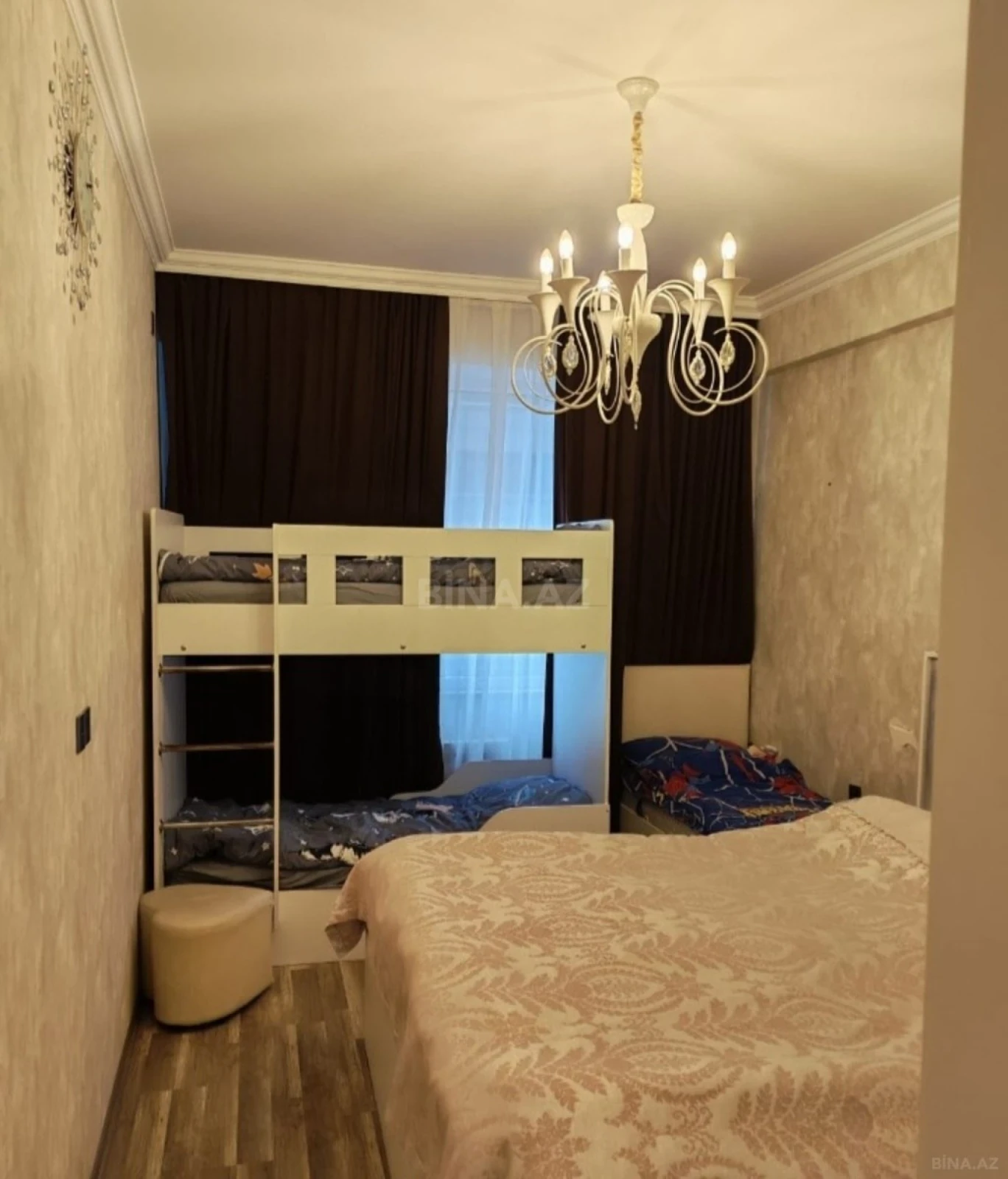 Satılır 2 otaqlı mənzil 76 m²