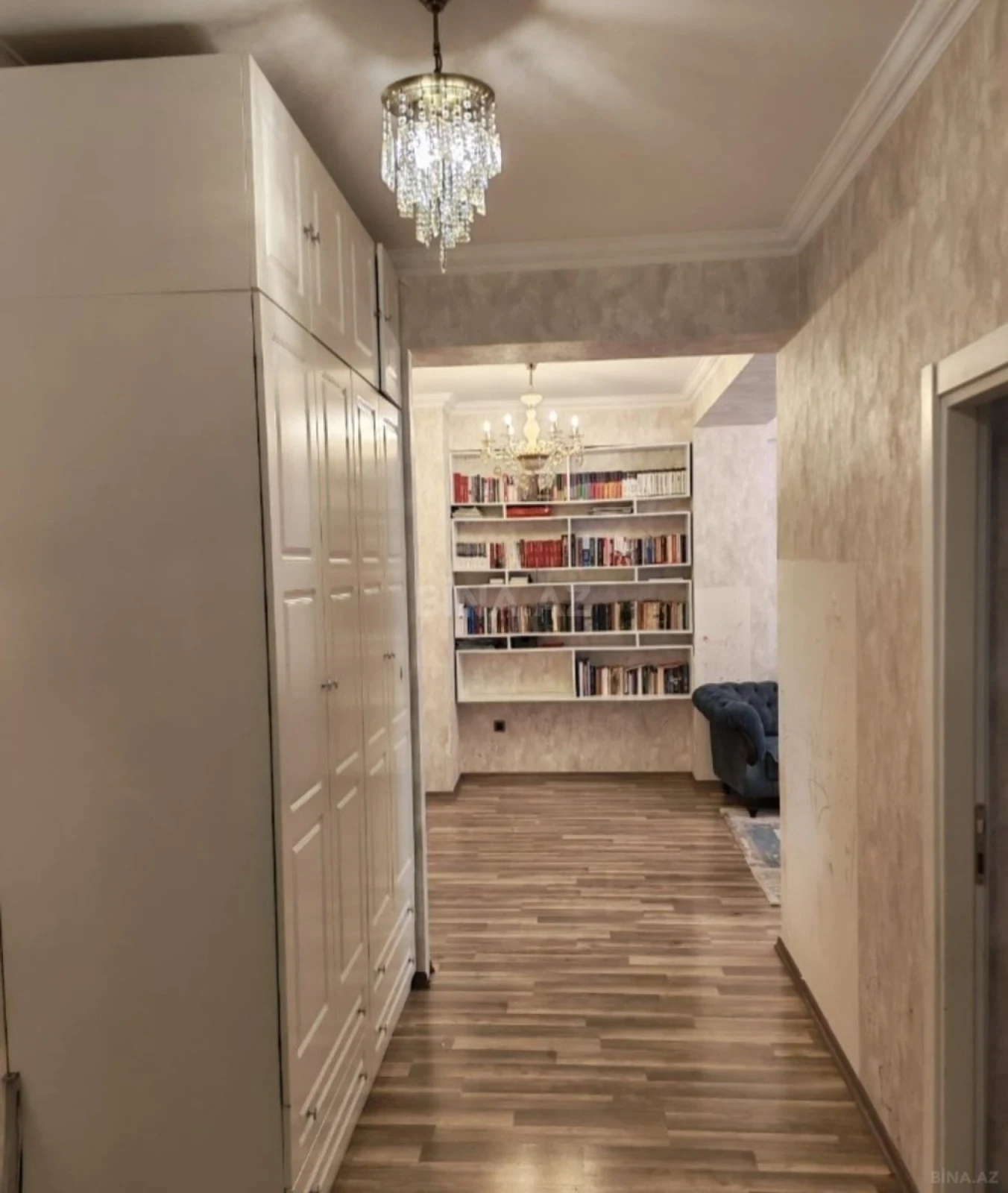 Satılır 2 otaqlı mənzil 76 m²