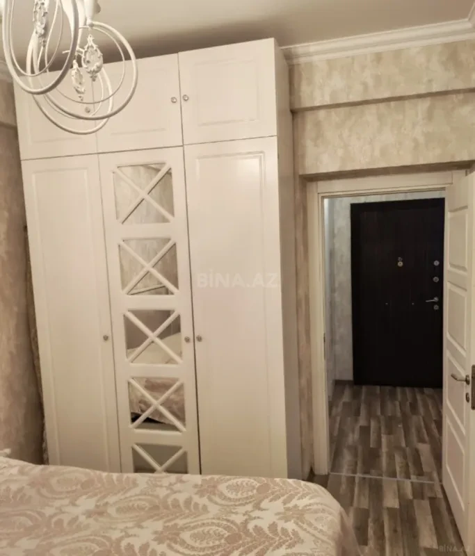 Satılır 2 otaqlı mənzil 76 m²