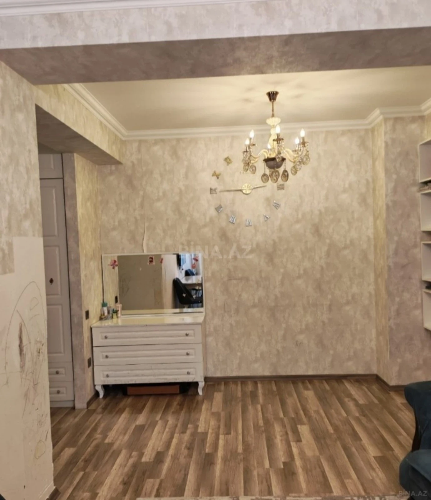 Satılır 2 otaqlı mənzil 76 m²