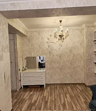 Satılır 2 otaqlı mənzil 76 m²