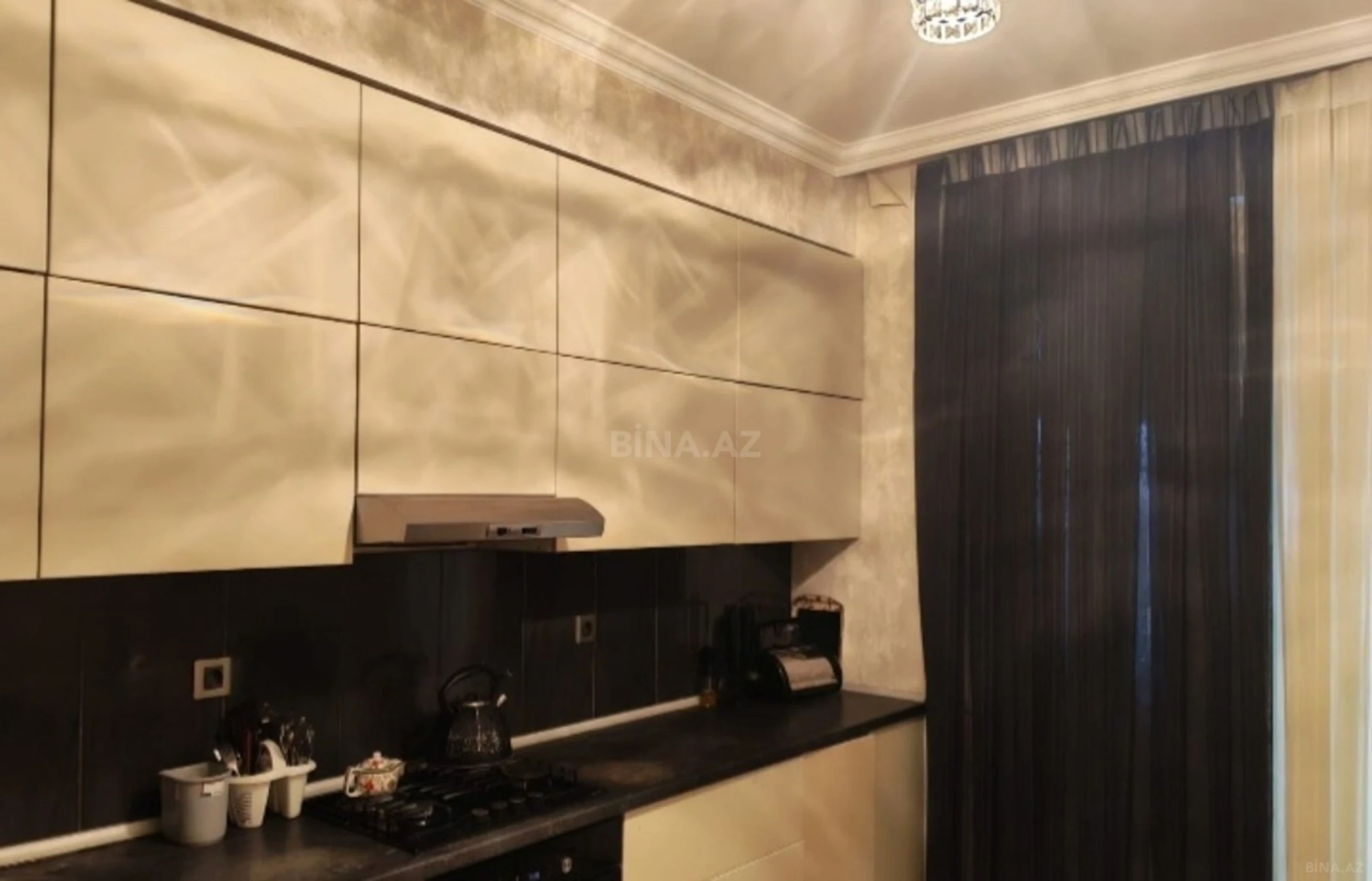 Satılır 2 otaqlı mənzil 76 m²