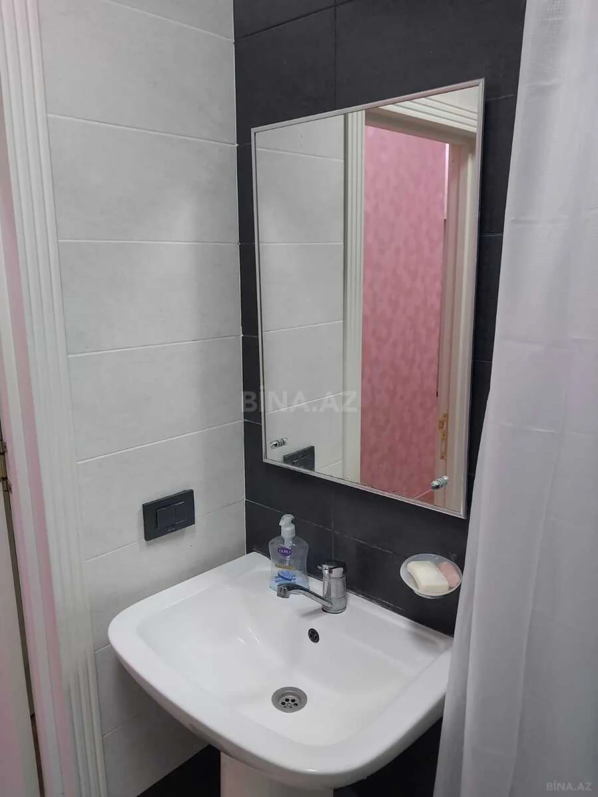 Kirayə verilir 2 otaqlı mənzil 88 m²