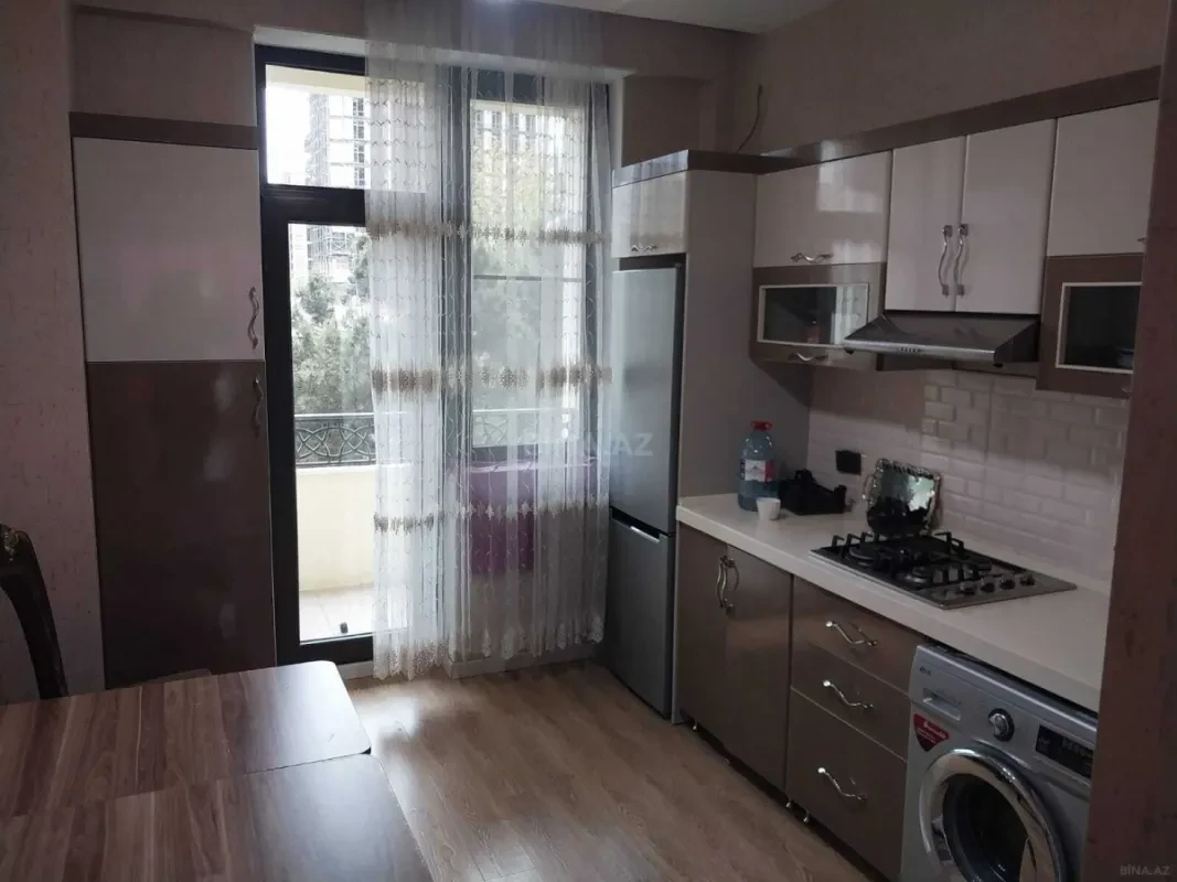 Kirayə verilir 2 otaqlı mənzil 88 m²