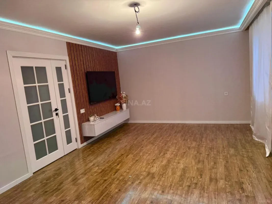 Satılır 4 otaqlı mənzil 127 m²