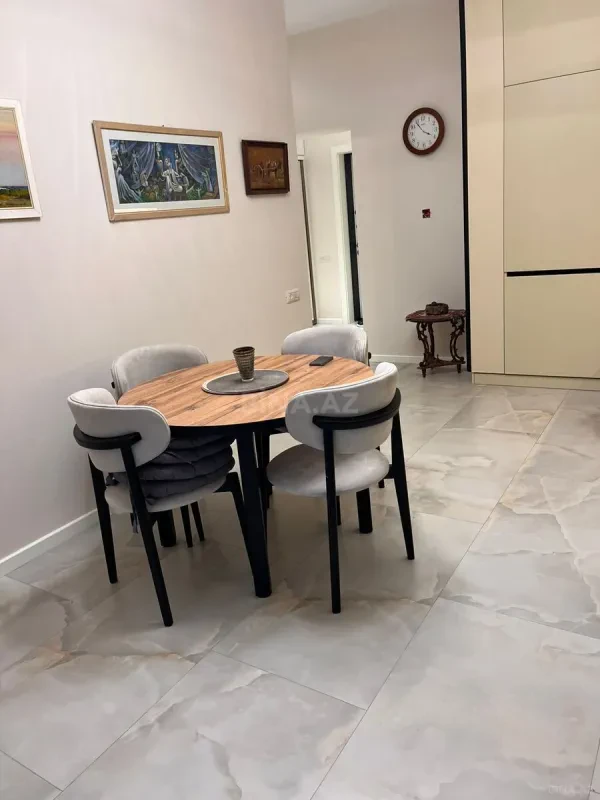 Satılır 3 otaqlı mənzil 95 m²