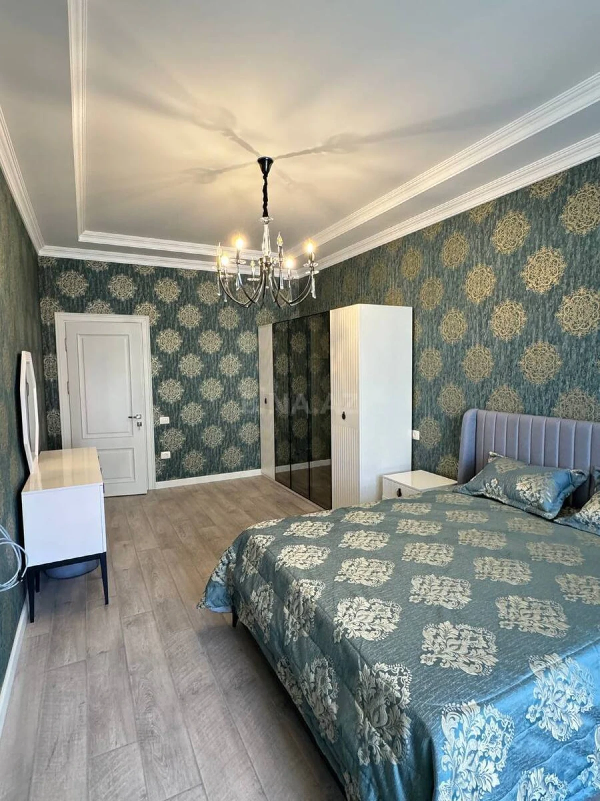 Kirayə verilir 3 otaqlı mənzil 120 m²