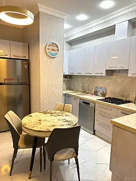 Kirayə verilir 3 otaqlı mənzil 120 m²