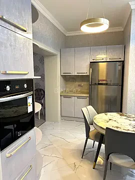Kirayə verilir 3 otaqlı mənzil 120 m²