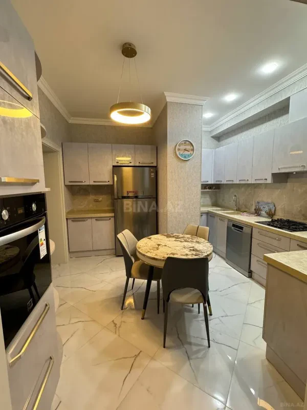 Kirayə verilir 3 otaqlı mənzil 120 m²