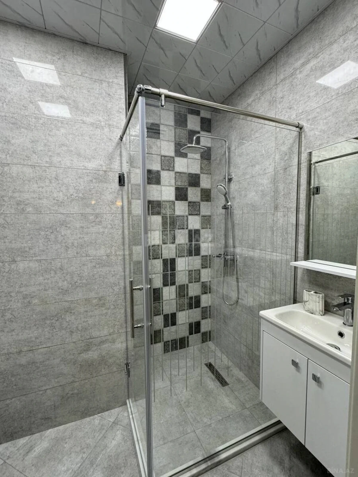 Kirayə verilir 3 otaqlı mənzil 120 m²