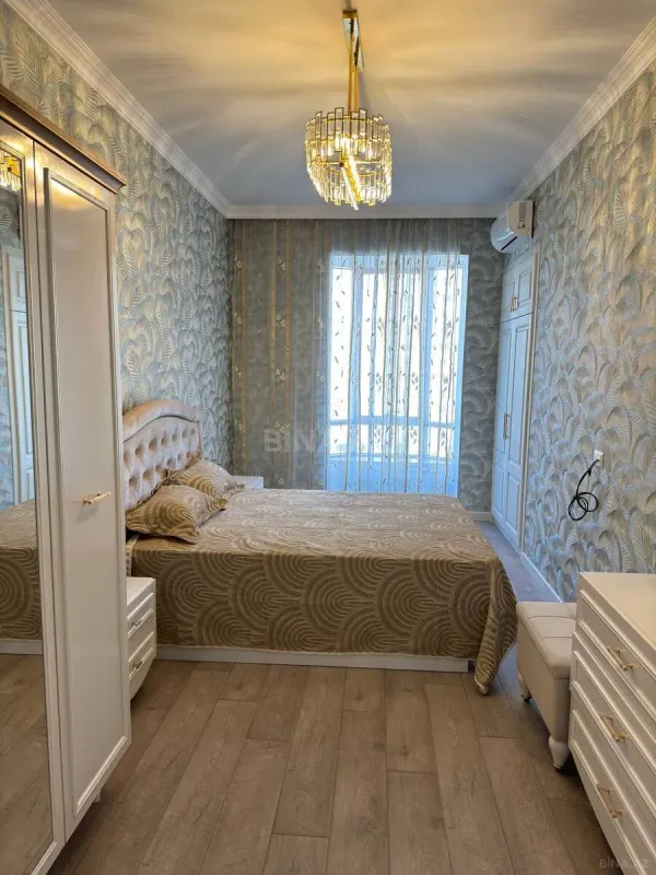 Kirayə verilir 3 otaqlı mənzil 120 m²