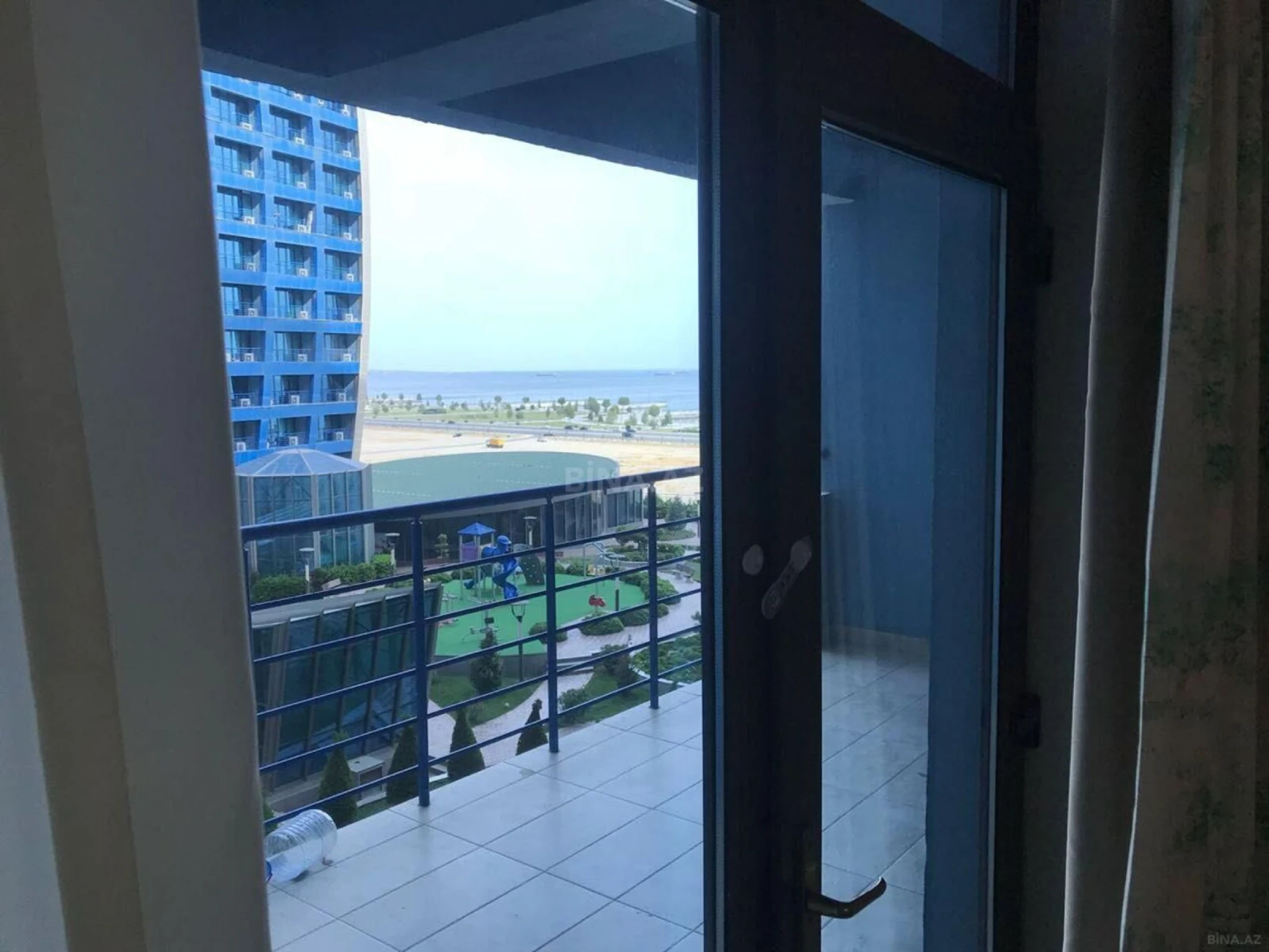 Kirayə verilir 3 otaqlı mənzil 215 m²