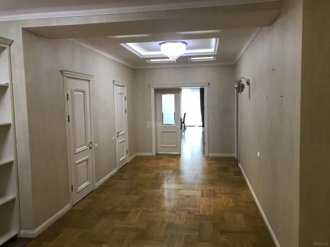 Kirayə verilir 3 otaqlı mənzil 215 m²