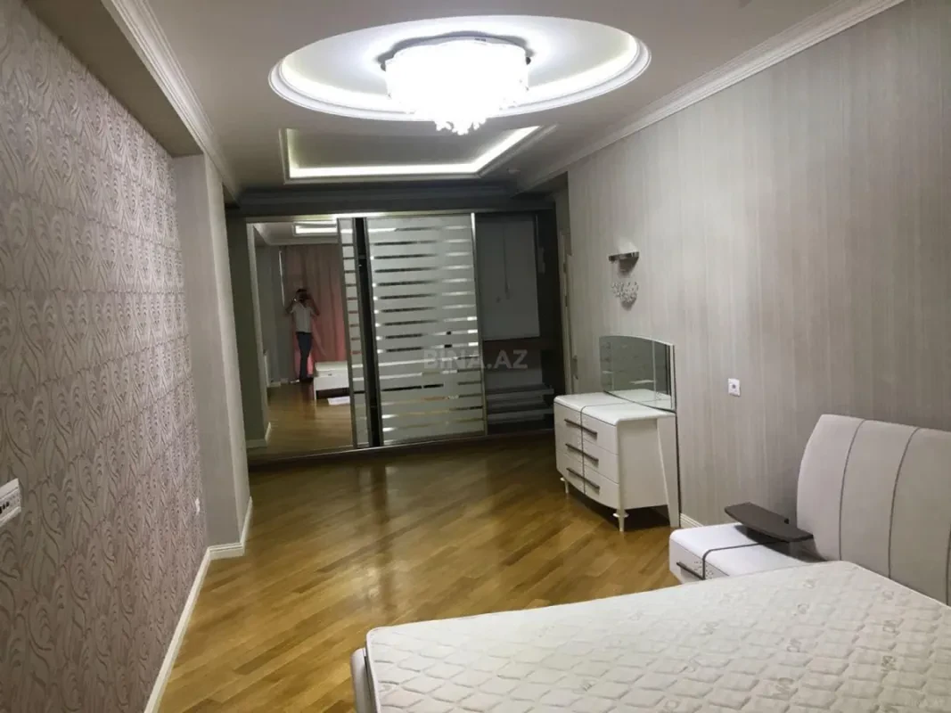 Kirayə verilir 3 otaqlı mənzil 215 m²